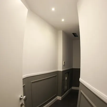 We Love לינה וארוחת בוקר 2*