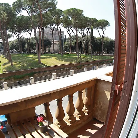 We Love לינה וארוחת בוקר