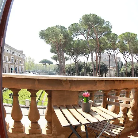 We Love לינה וארוחת בוקר